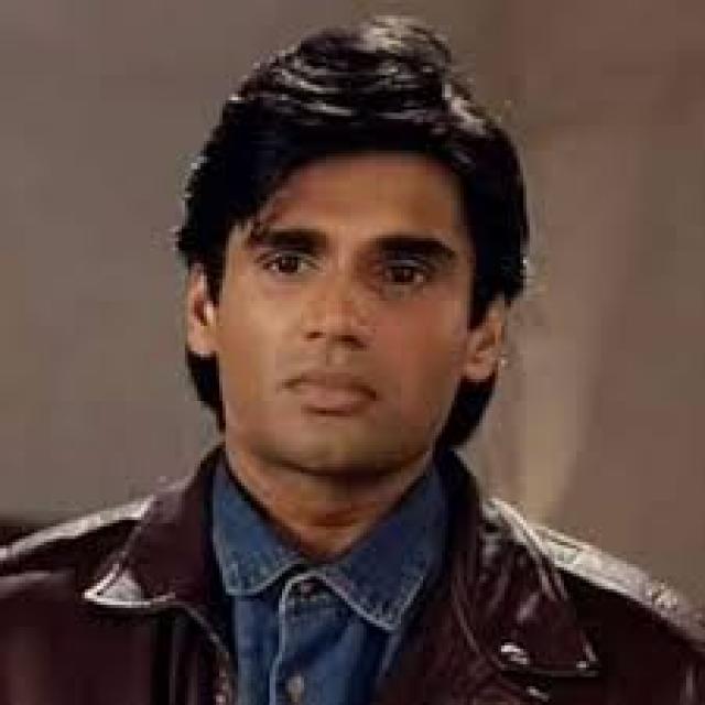  90ರ ದಶಕ ಫೋಟೋ ಹಂಚಿಕೊಂಡ ಸುನಿಲ್ ಶೆಟ್ಟಿ